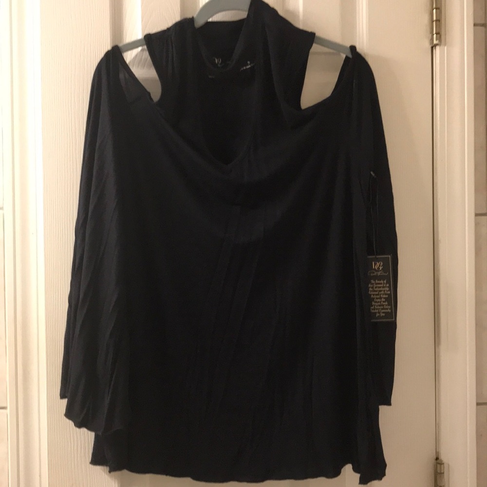 Diane Gilman Black Long Blouse